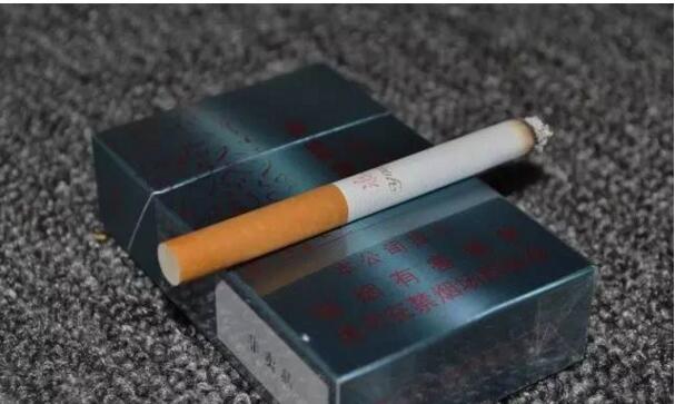 黃鶴樓游泳回歸，爺爺輩最喜愛(ài)的香煙品牌