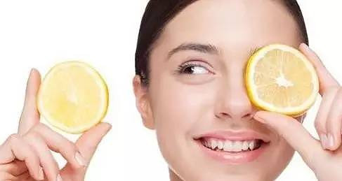 抽煙牙齒黃怎么變白，快速去除煙漬小妙招