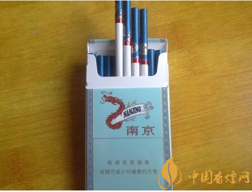 過年待客買什么香煙好，中華撐場面軟云看內在